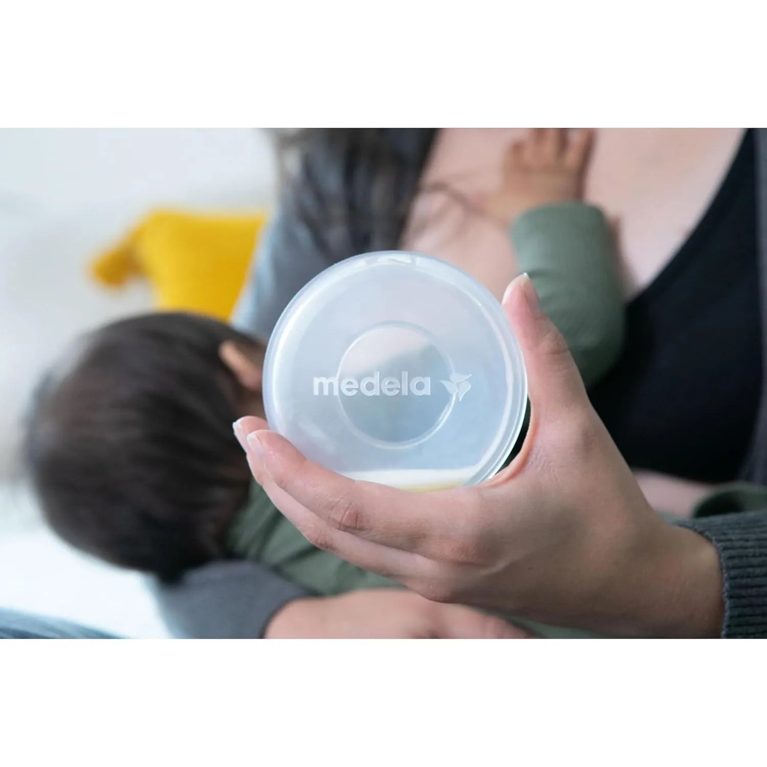 Set compacto y silencioso para extraer y recolectar leche materna fácilmente. Ideal para lactancia en movimiento.