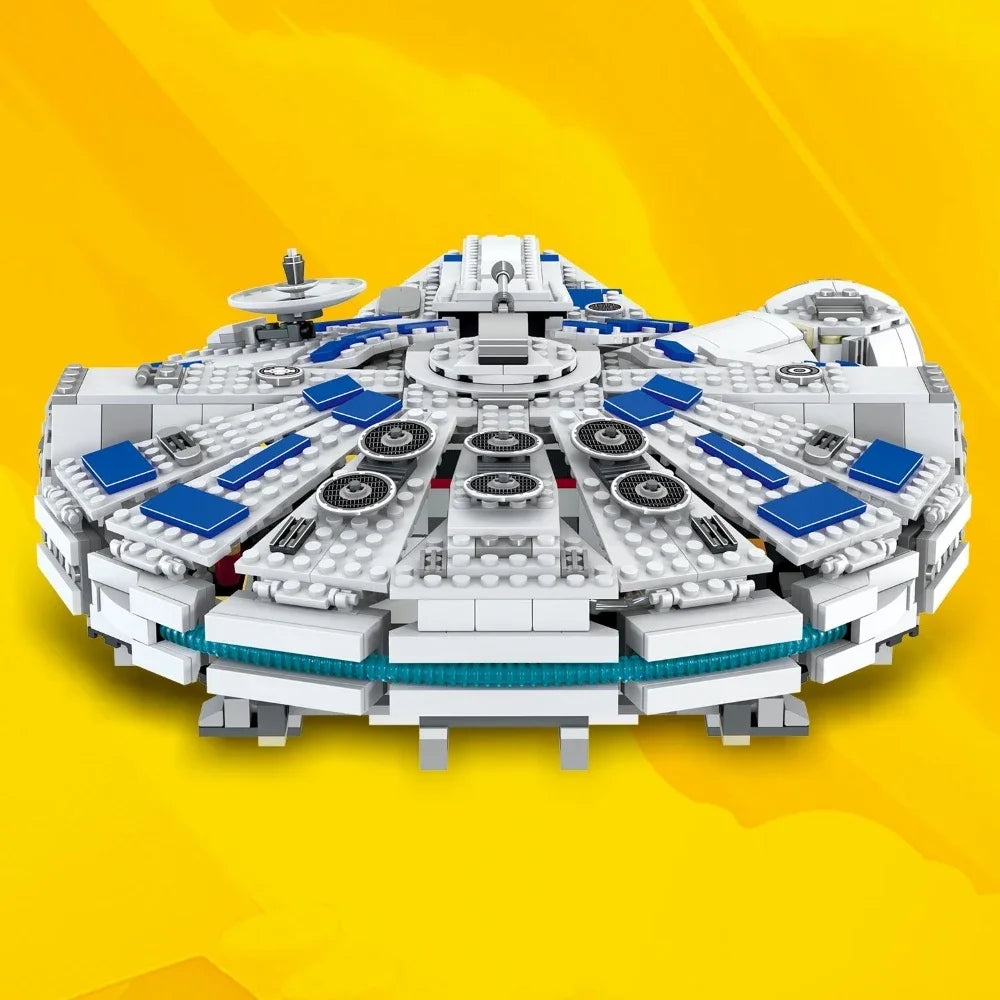 Arma la versión moderna del Halcón Milenario de Star Wars con 1449 piezas tipo LEGO. Diseño renovado, ideal para fans de la saga y coleccionistas de modelos de bloques.