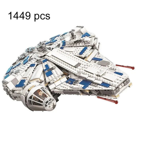 Arma la versión moderna del Halcón Milenario de Star Wars con 1449 piezas tipo LEGO. Diseño renovado, ideal para fans de la saga y coleccionistas de modelos de bloques.